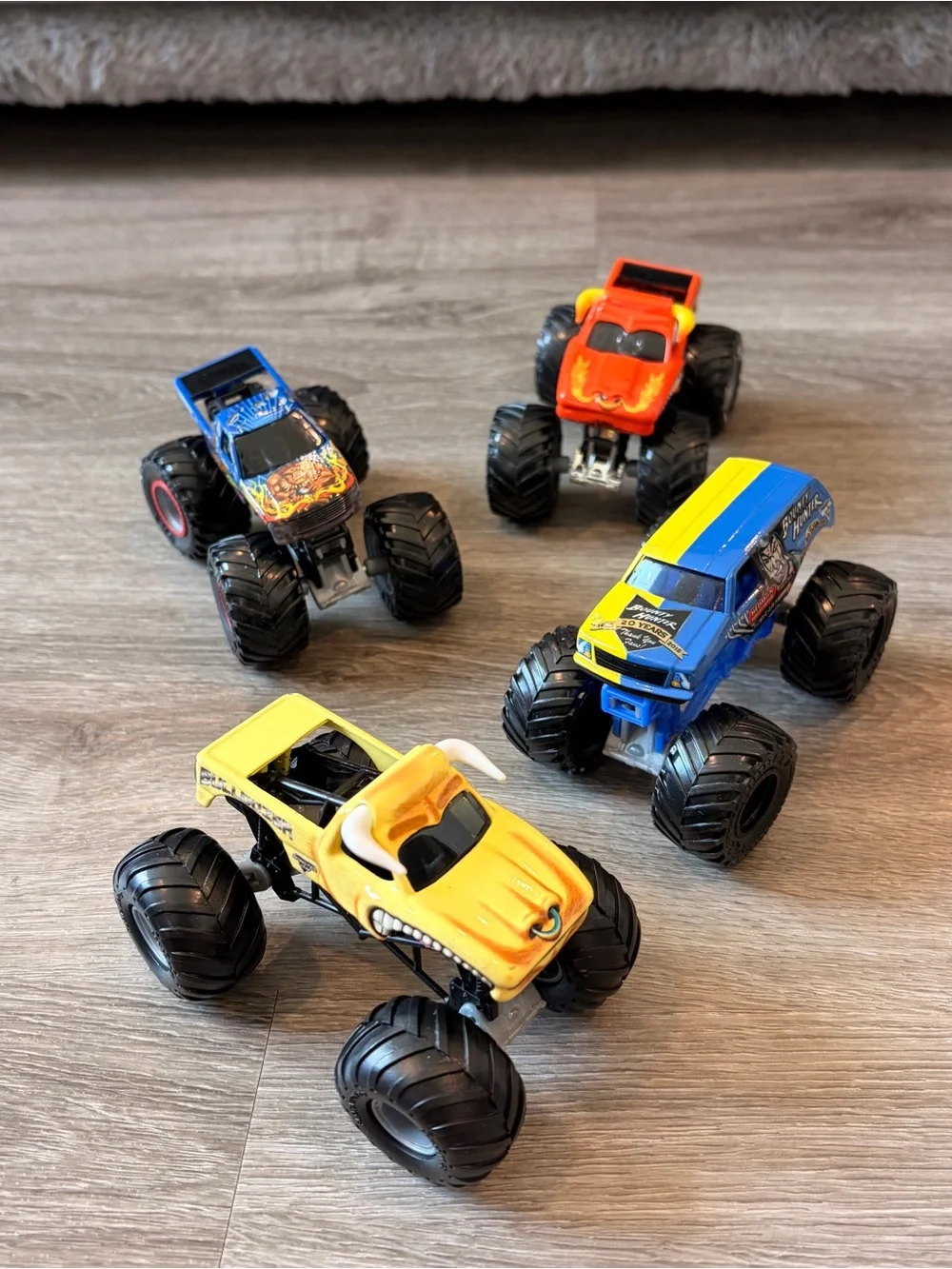 Set of 4 monster trucks